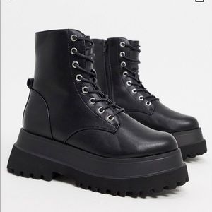 Chunky platform boots